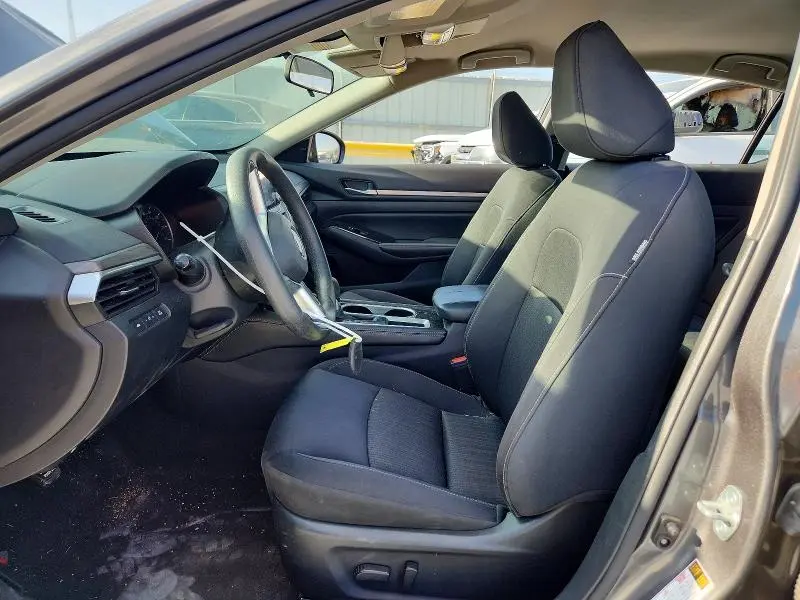 2023 NISSAN ALTIMA SV  