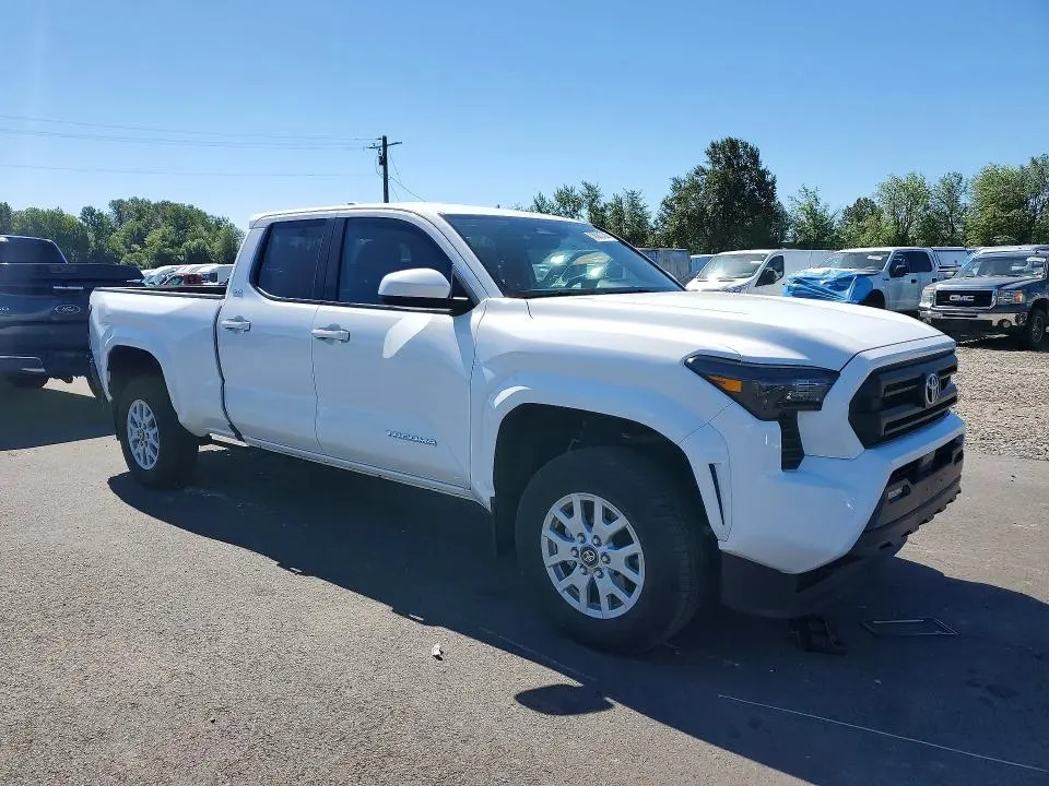 2024 TOYOTA TACOMA SR5  