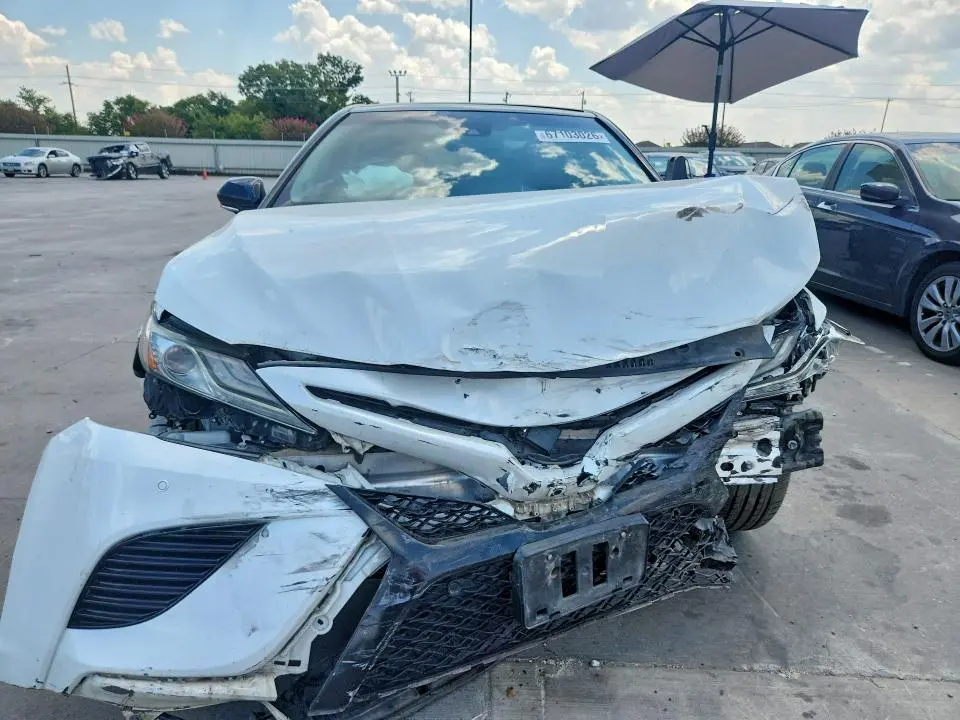 2018 TOYOTA CAMRY XSE V6  
