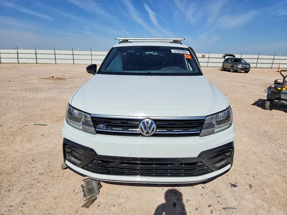 2021 VOLKSWAGEN TIGUAN SE  