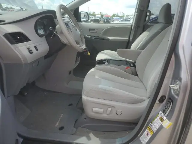 2014 TOYOTA SIENNA LE  