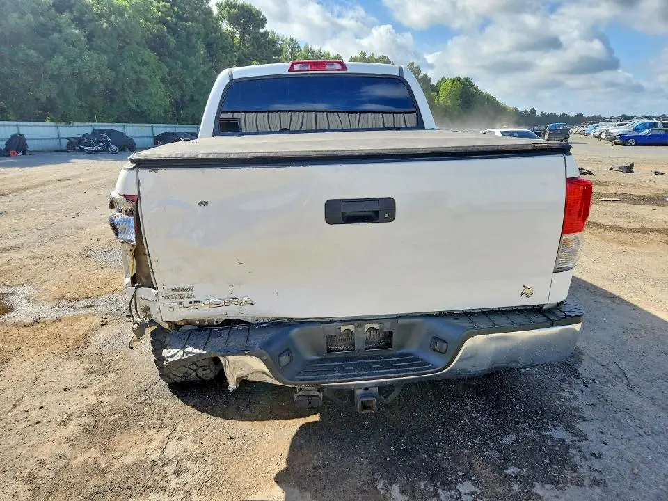 2011 TOYOTA TUNDRA CREWMAX SR5  