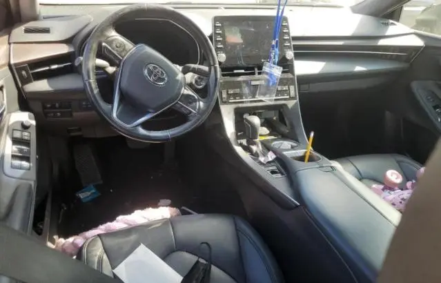 2019 TOYOTA AVALON XLE  