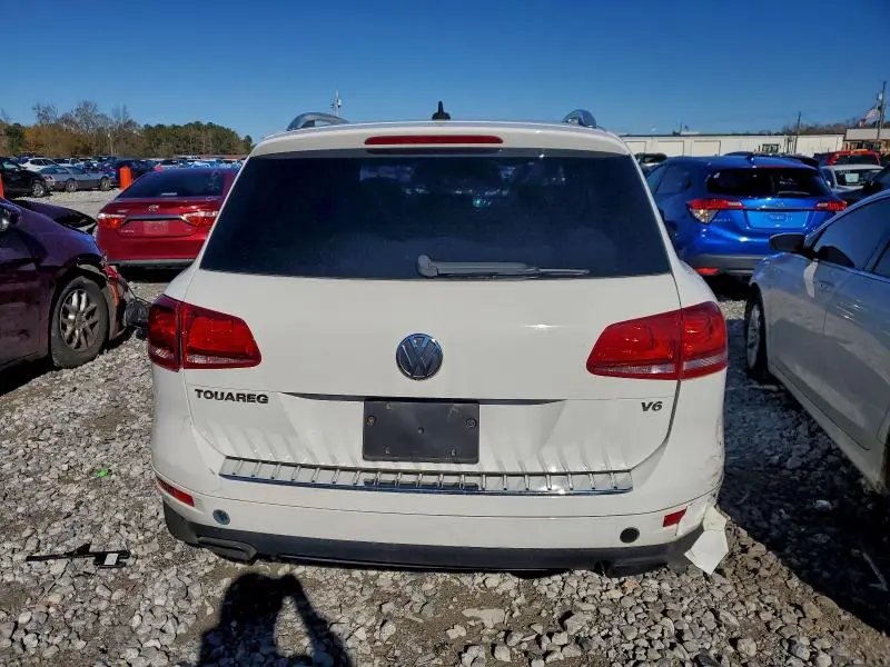 2013 VOLKSWAGEN TOUAREG V6  
