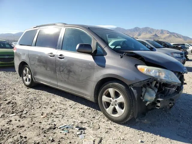 2011 TOYOTA SIENNA LE  