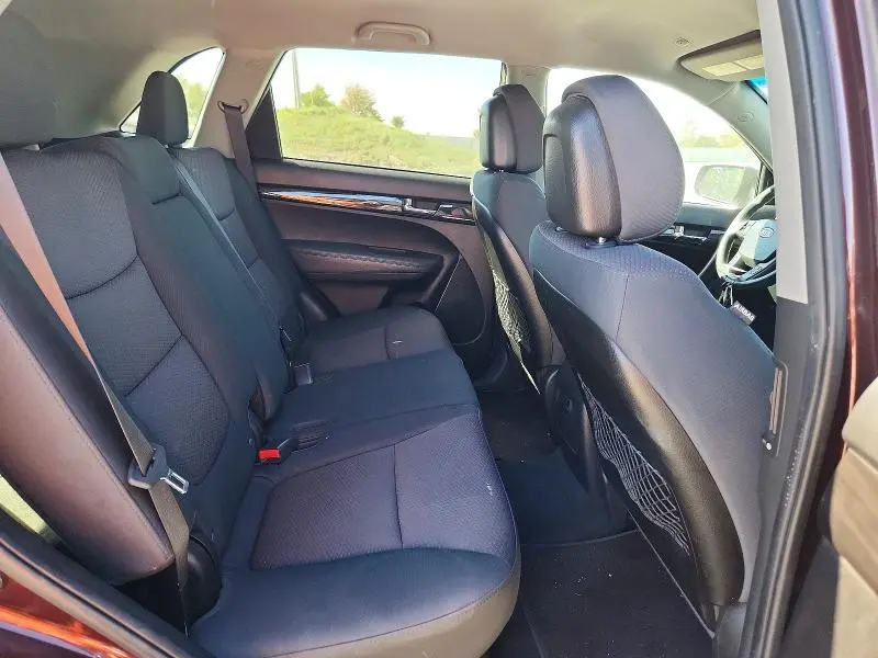 2011 KIA SORENTO LX  