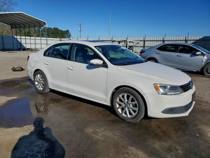 2011 VOLKSWAGEN JETTA SE  