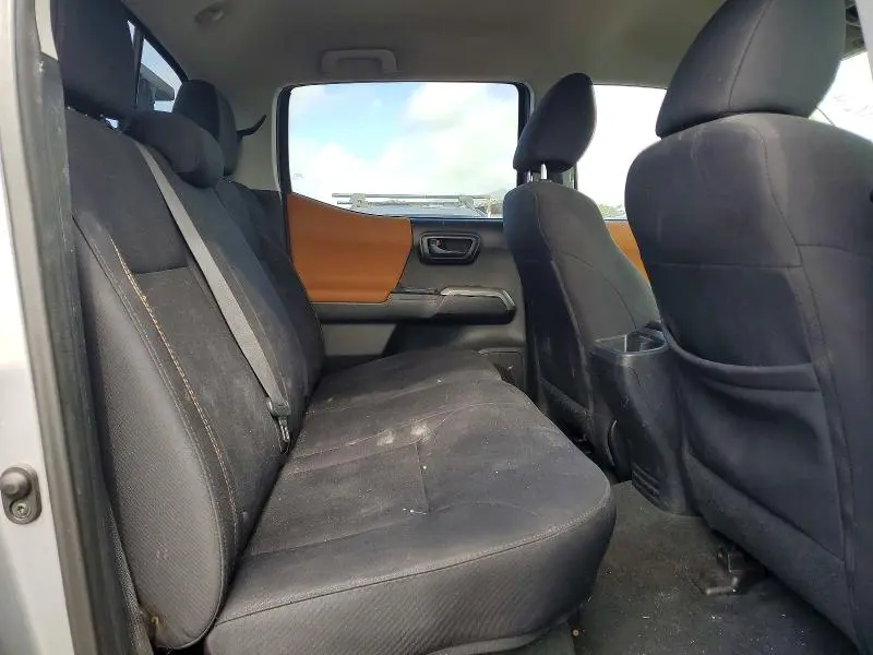 2017 TOYOTA TACOMA SR5 V6  