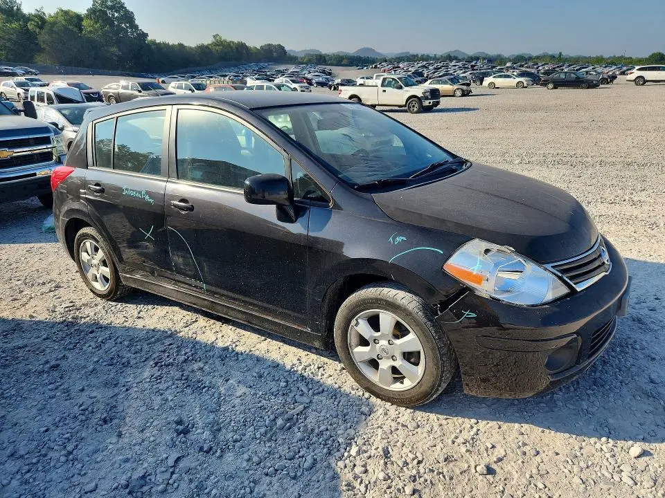 2011 NISSAN VERSA 1.8 S  