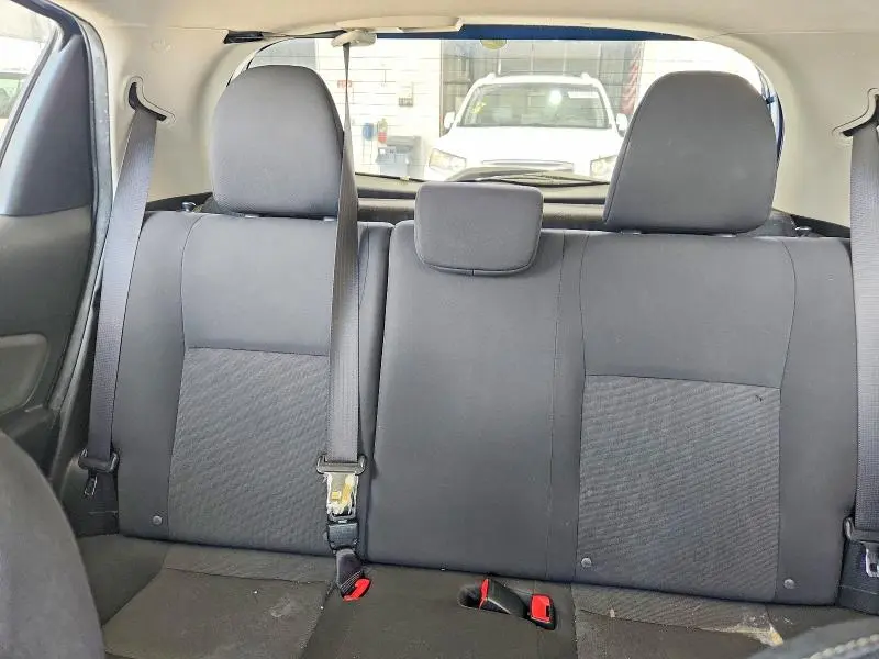 2015 TOYOTA YARIS 5-DOOR SE  