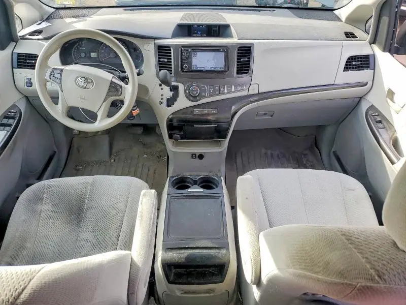 2013 TOYOTA SIENNA LE 7-PASSENGER  