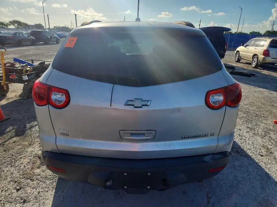 2012 CHEVROLET TRAVERSE LT  