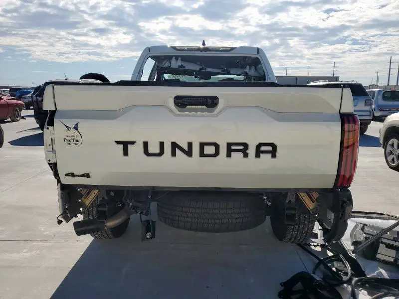2025 TOYOTA TUNDRA CREWMAX LIMITED