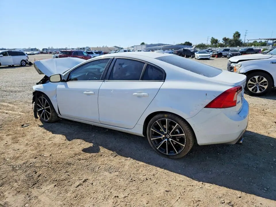 2018 VOLVO S60 DYNAMIC  