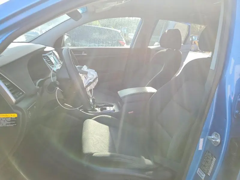 2017 HYUNDAI TUCSON SE  