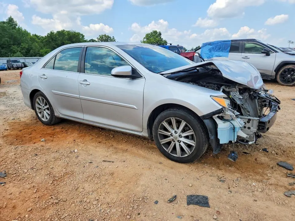 2014 TOYOTA CAMRY XLE  