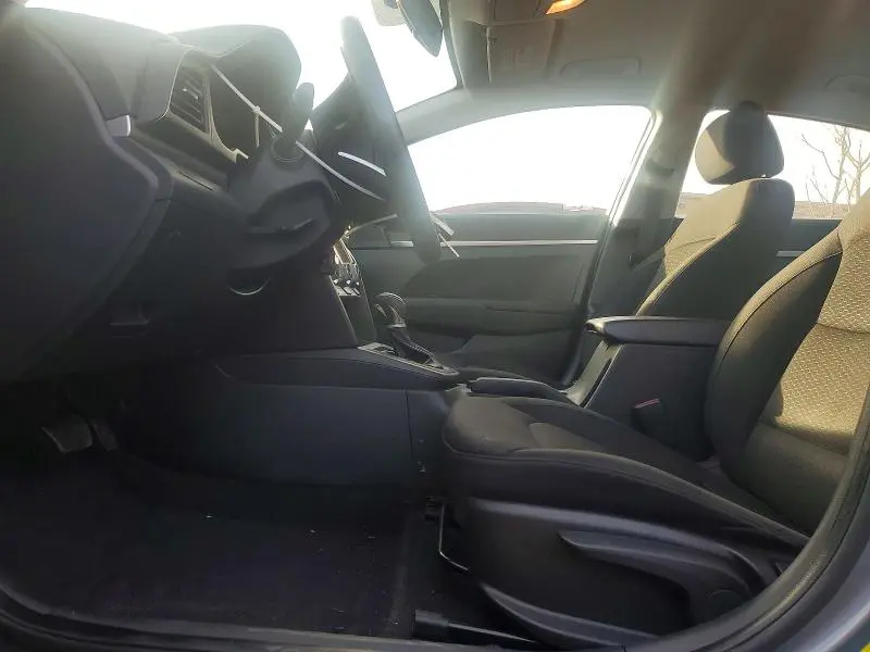 2019 HYUNDAI ELANTRA 4D   