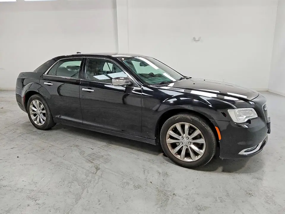 2019 CHRYSLER 300 LIMITED  