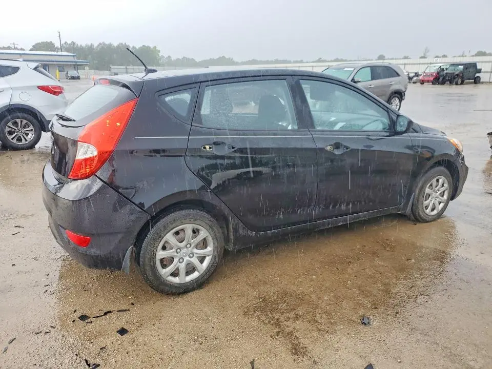 2013 HYUNDAI ACCENT GS  