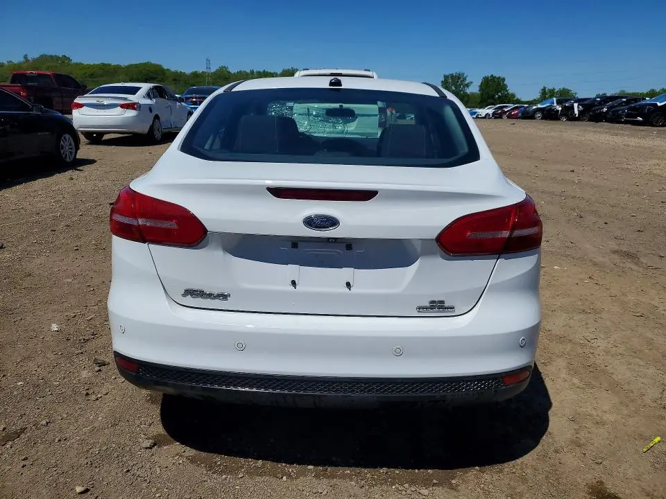2015 FORD FOCUS SE  