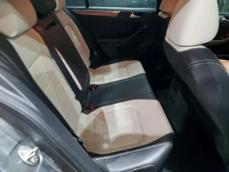 2017 VOLKSWAGEN JETTA SPORT  