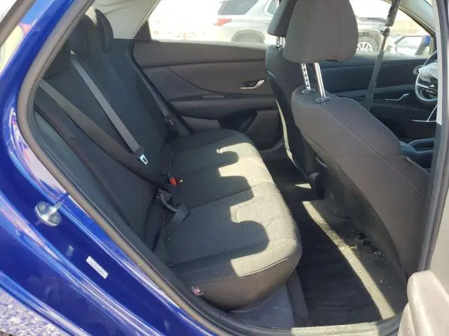 2022 HYUNDAI ELANTRA SE