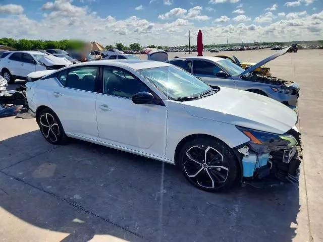 2024 NISSAN ALTIMA SR  