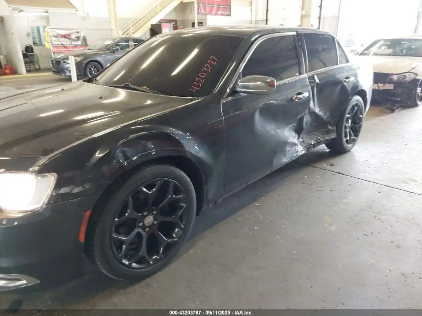 2017 CHRYSLER 300C  