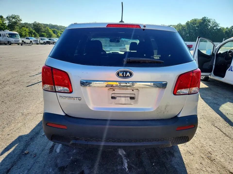 2011 KIA SORENTO LX  