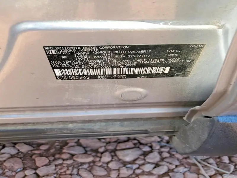 2018 TOYOTA RAV4 HV LE  