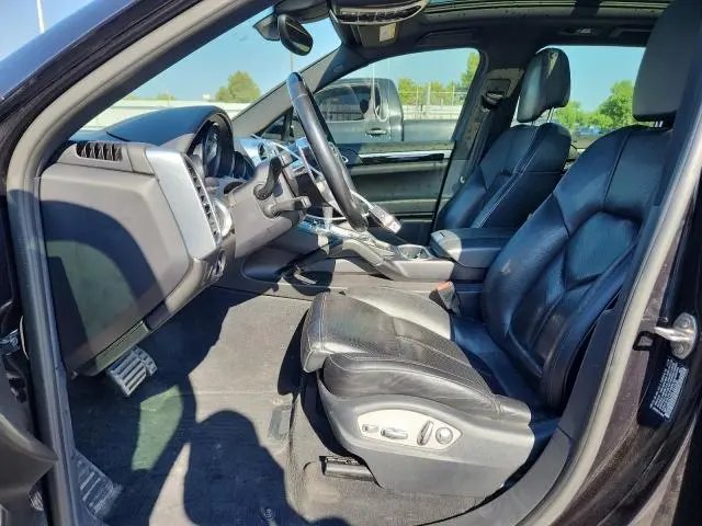 2017 PORSCHE CAYENNE S  