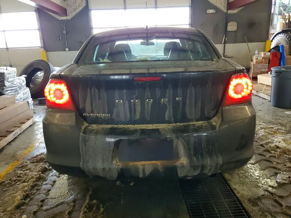 2011 DODGE AVENGER LUX  