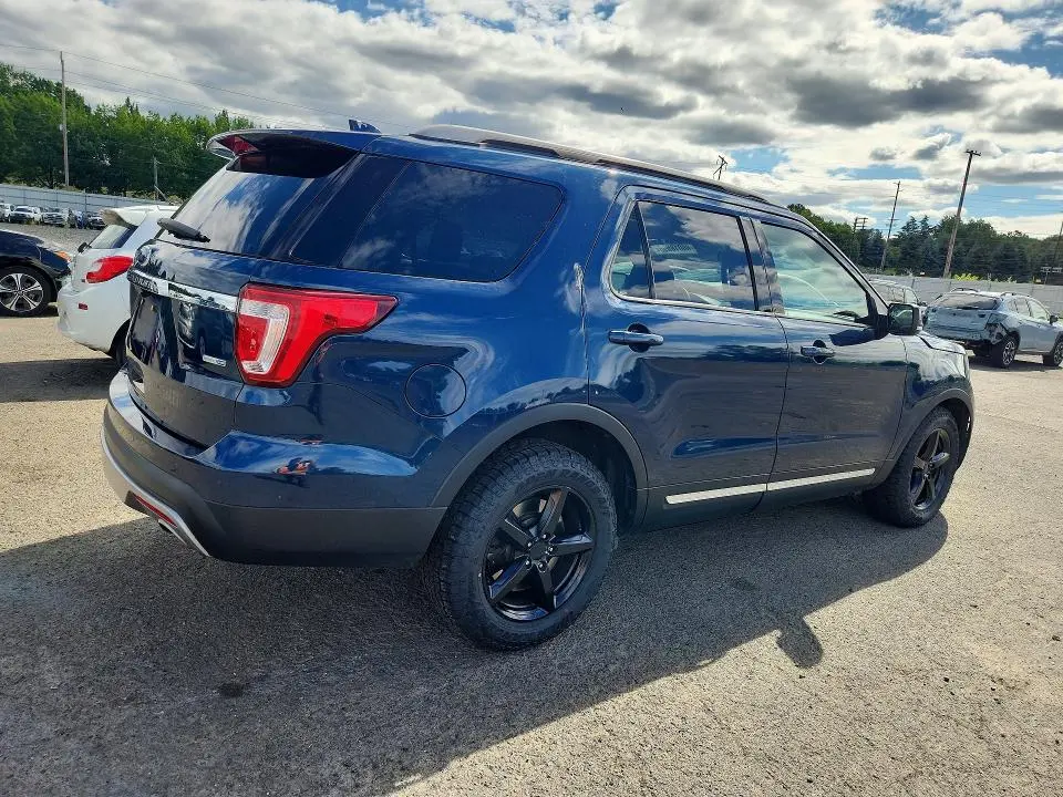 2017 FORD EXPLORER XLT  