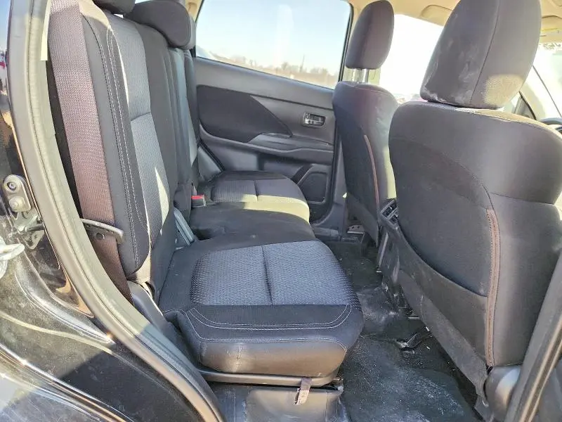 2019 MITSUBISHI OUTLANDER ES  