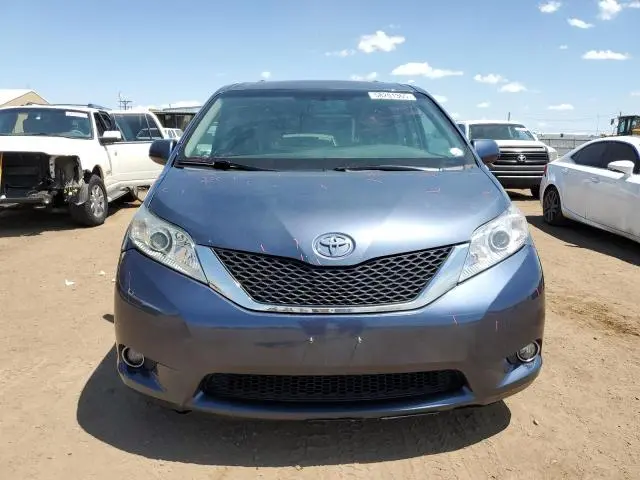 2017 TOYOTA SIENNA XLE  