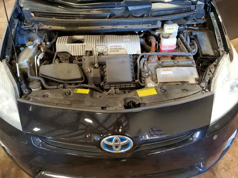 2010 TOYOTA PRIUS III  