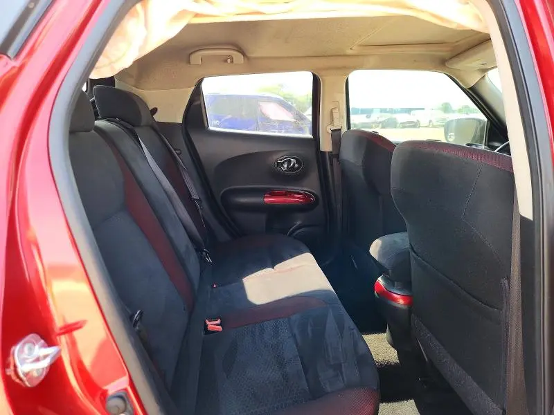 2015 NISSAN JUKE SV  