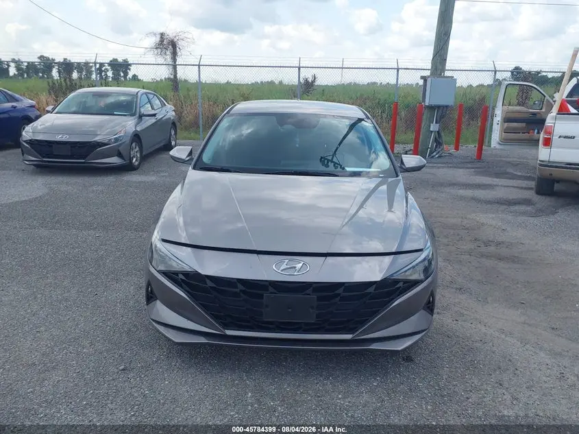 2023 HYUNDAI ELANTRA SE
