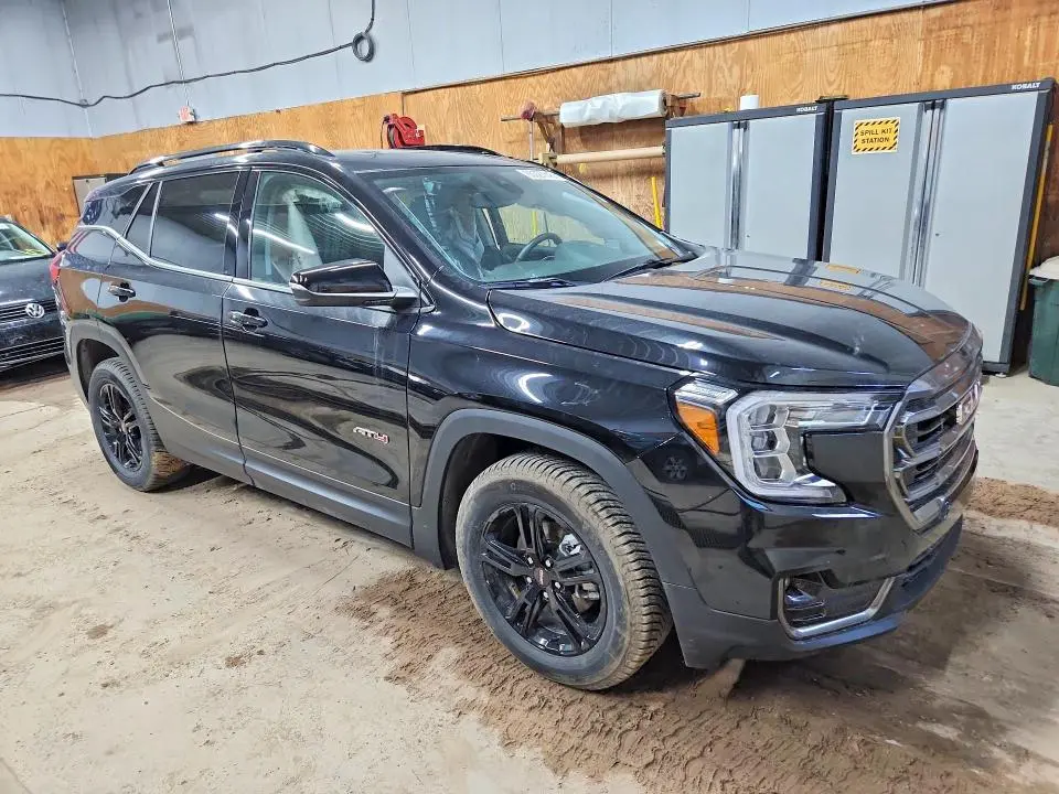 2024 GMC TERRAIN AT4  