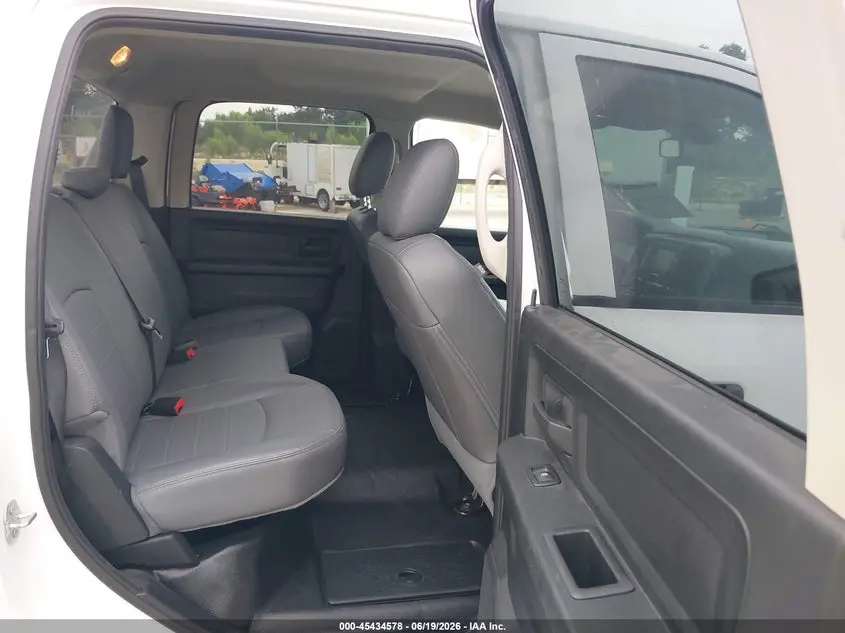 2018 RAM 1500 TRADESMAN  4X2 5'7 BOX