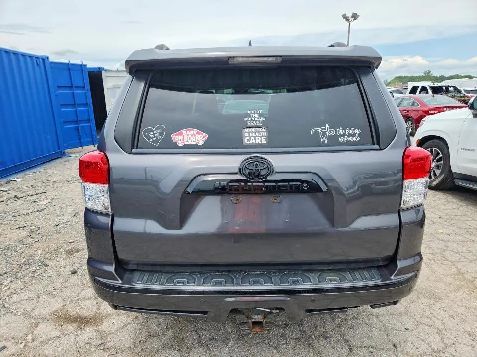 2010 TOYOTA 4RUNNER SR5  