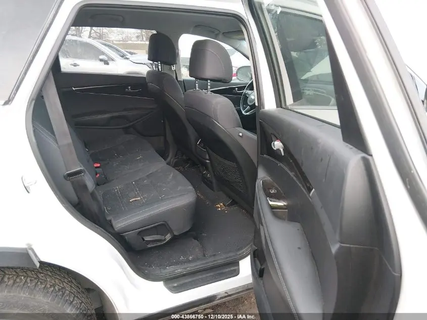 2017 KIA SORENTO 2.4L LX