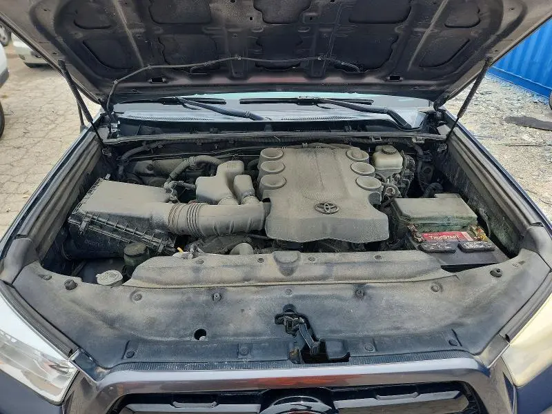 2010 TOYOTA 4RUNNER SR5  