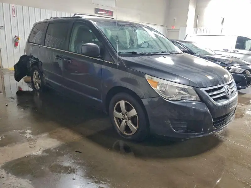 2011 VOLKSWAGEN ROUTAN SEL  