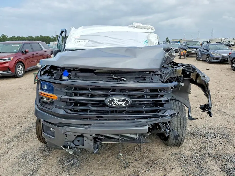 2024 FORD F150 XLT  