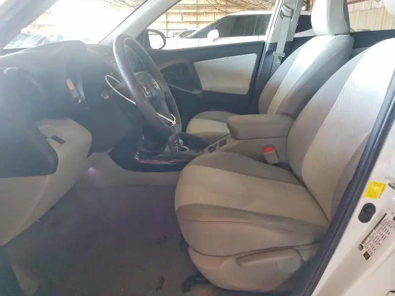 2013 TOYOTA RAV4 EV BASE  