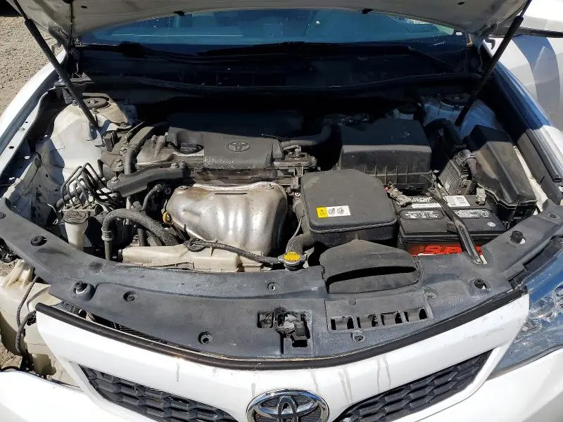 2014 TOYOTA CAMRY SE  