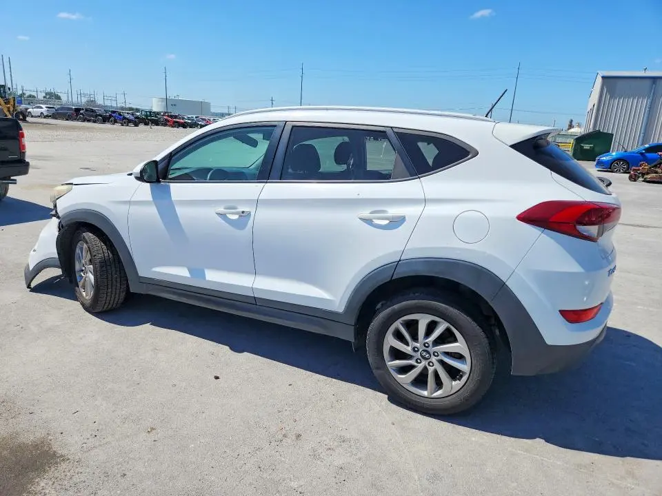 2016 HYUNDAI TUCSON SE  