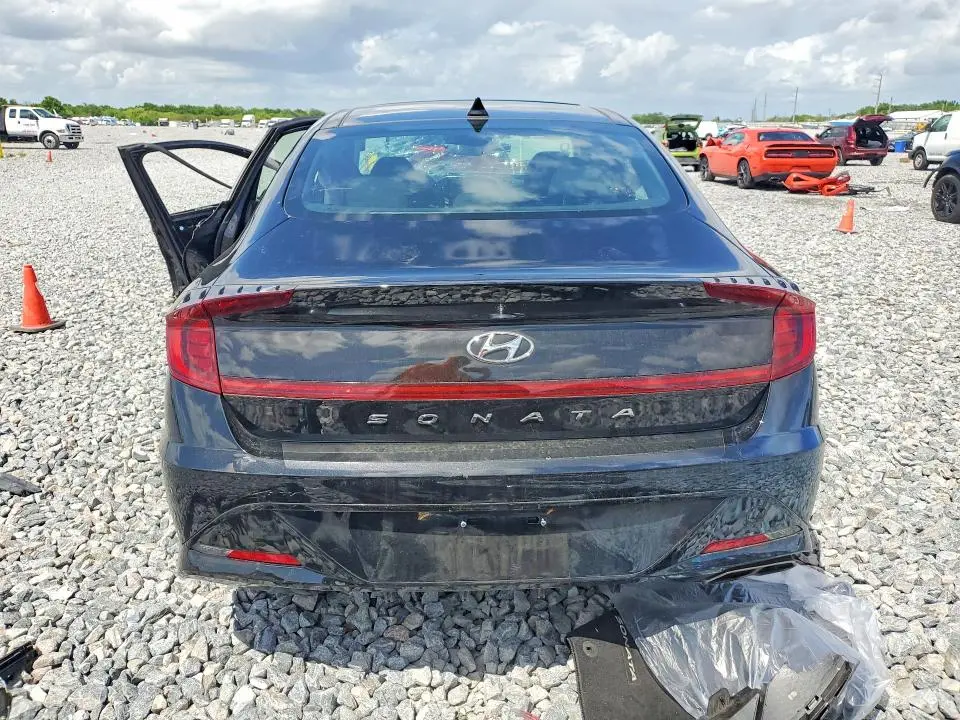 2022 HYUNDAI SONATA SEL  