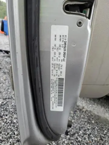 2010 VOLKSWAGEN ROUTAN SE  